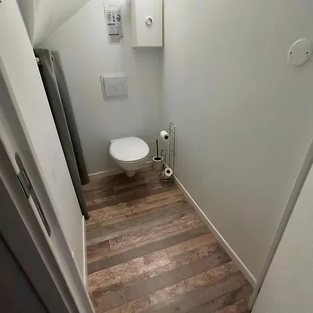 Rénové Et Lumineux A Les Bains Au Dessus D'un Ancien Commerce Mersois En Duplex Pour 4 Personnes Pour Du Repos, Des Ou Pour Le Travail Appartement *