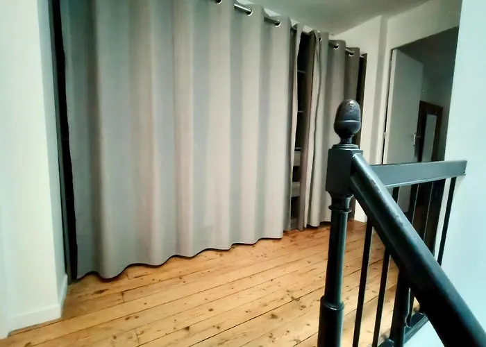 Rénové Et Lumineux A Les Bains Au Dessus D'un Ancien Commerce Mersois En Duplex Pour 4 Personnes Pour Du Repos, Des Ou Pour Le Travail *