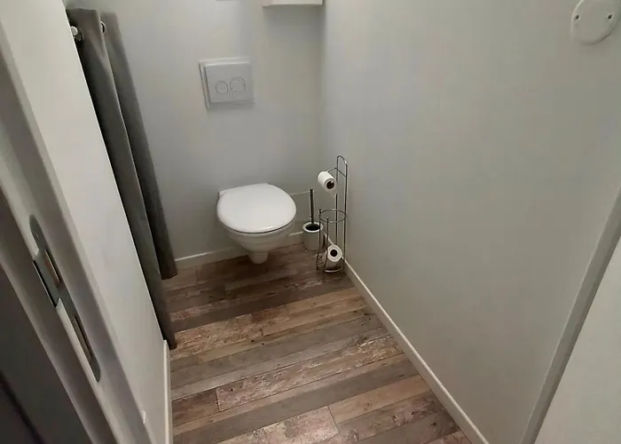 Rénové Et Lumineux A Les Bains Au Dessus D'un Ancien Commerce Mersois En Duplex Pour 4 Personnes Pour Du Repos, Des Ou Pour Le Travail Appartement *